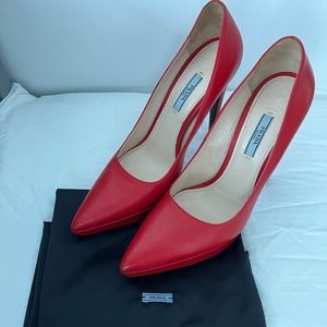 Red Prada Platform Pumps size 40 EUC - with 2 dust bags 100% authentic